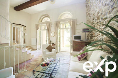 Maison - 615 m² - 16 pièces