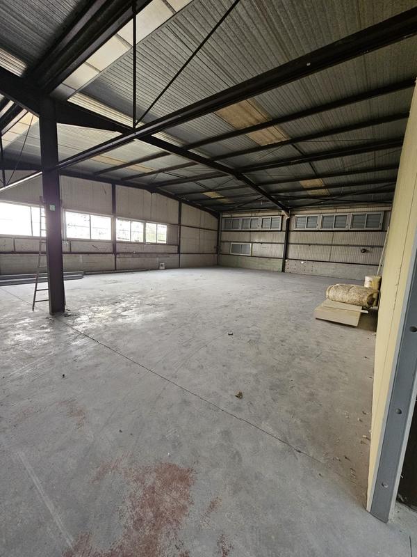 Local d'activités - 180 m²