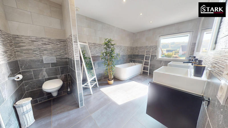 Maison - 138 m² - 5 pièces