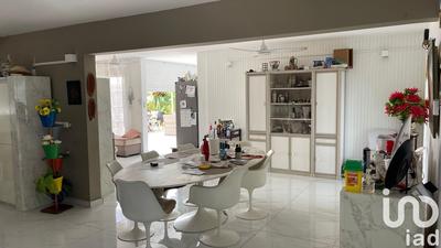 Maison - 431 m² - 13 pièces