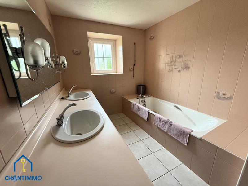 Maison ancienne - 226 m² - 7 pièces