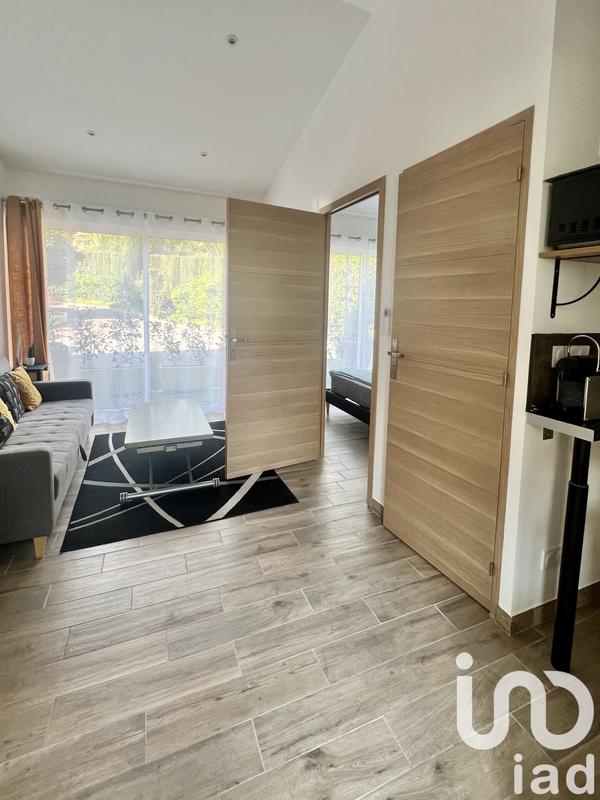 Maison - 270 m² - 8 pièces