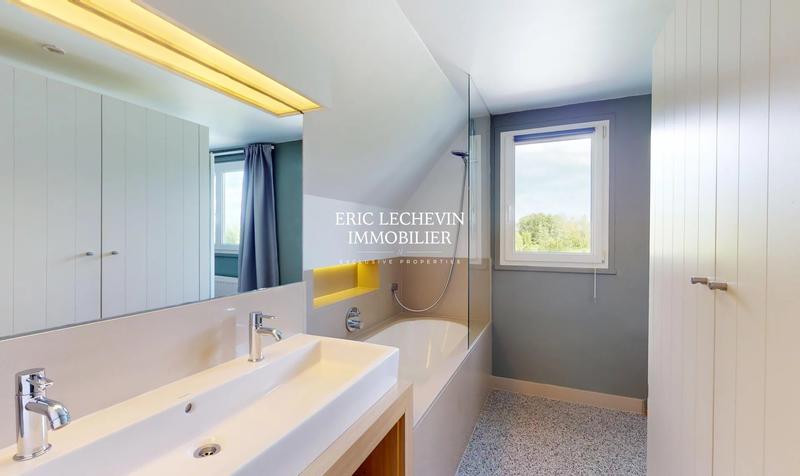 Maison - 270 m² - 8 pièces