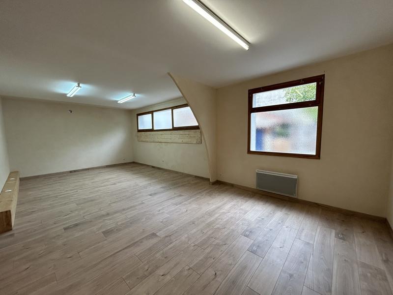 Local d'activités - 94 m² - 4 pièces