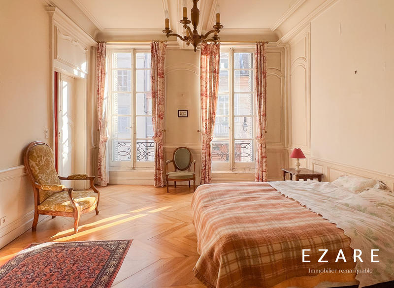 Appartement - 215 m² - 8 pièces