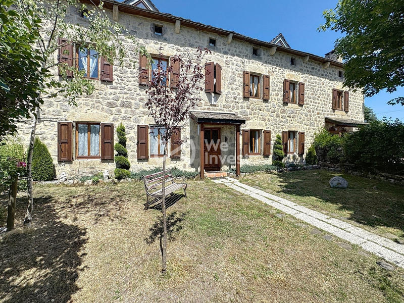 Maison - 404 m² - 16 pièces