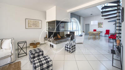 Appartement - 210 m² - 5 pièces