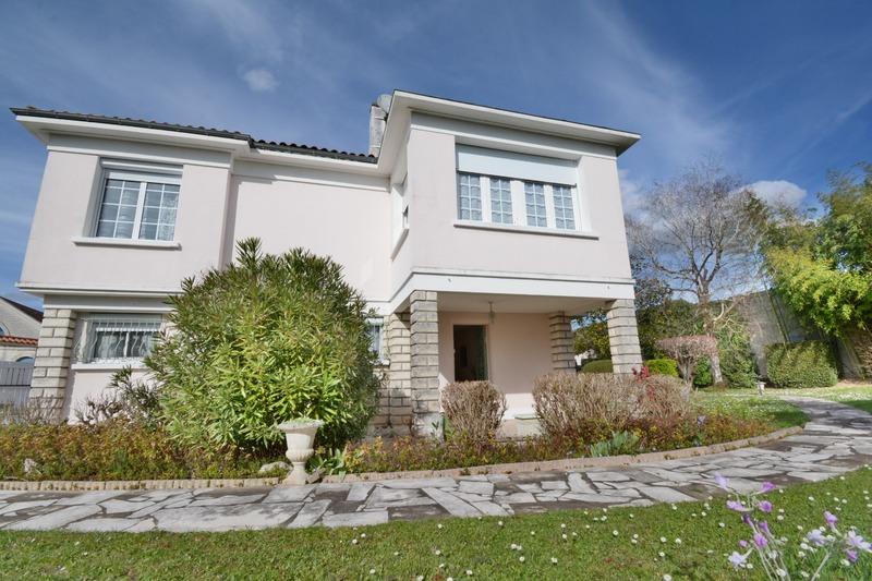 Maison - 162 m² - 5 pièces