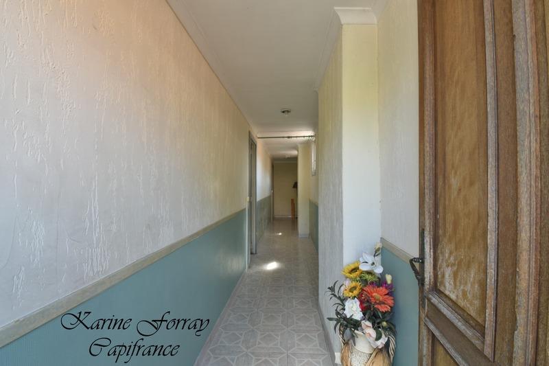 Maison traditionnelle - 277 m² - 12 pièces