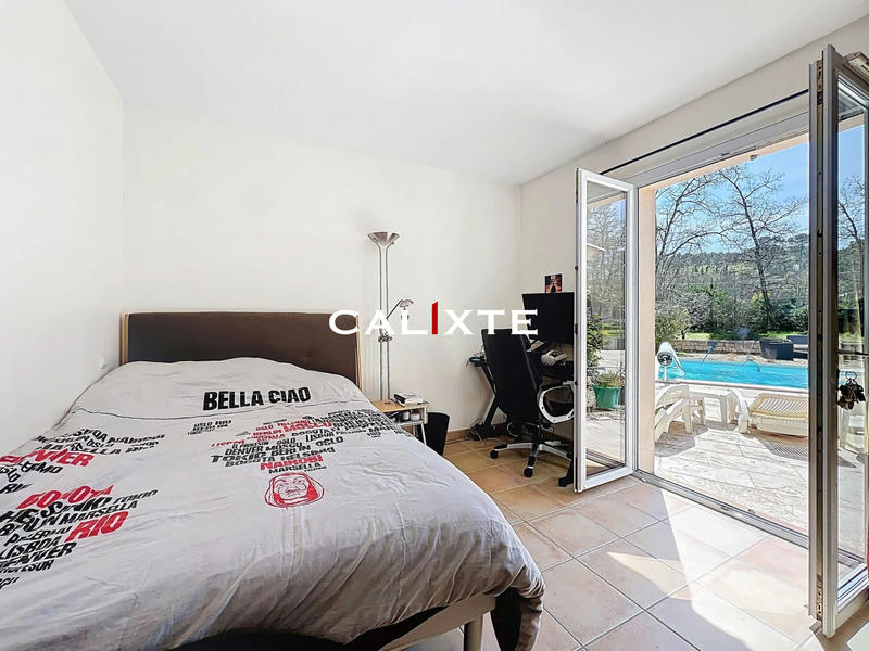 Villa - 215 m² - 5 pièces