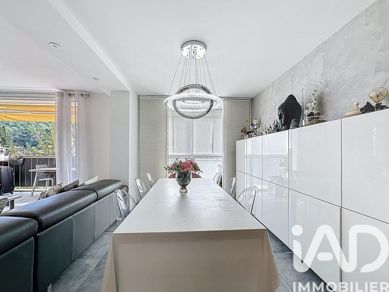 Appartement - 90 m² - 4 pièces