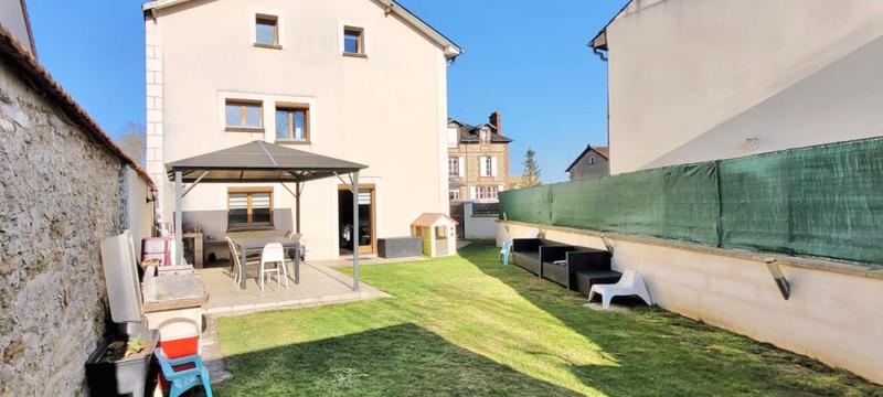 Maison - 140 m² - 5 pièces