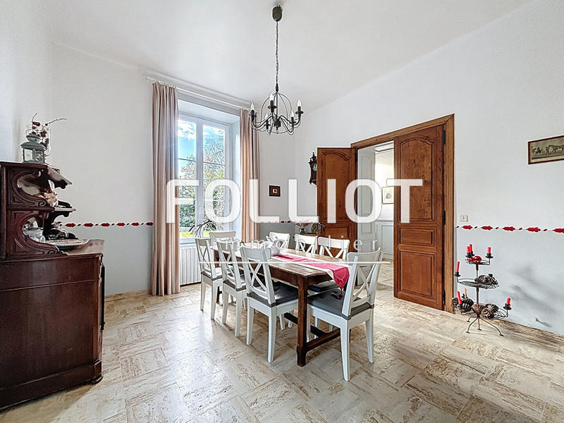 Maison - 190 m² - 8 pièces