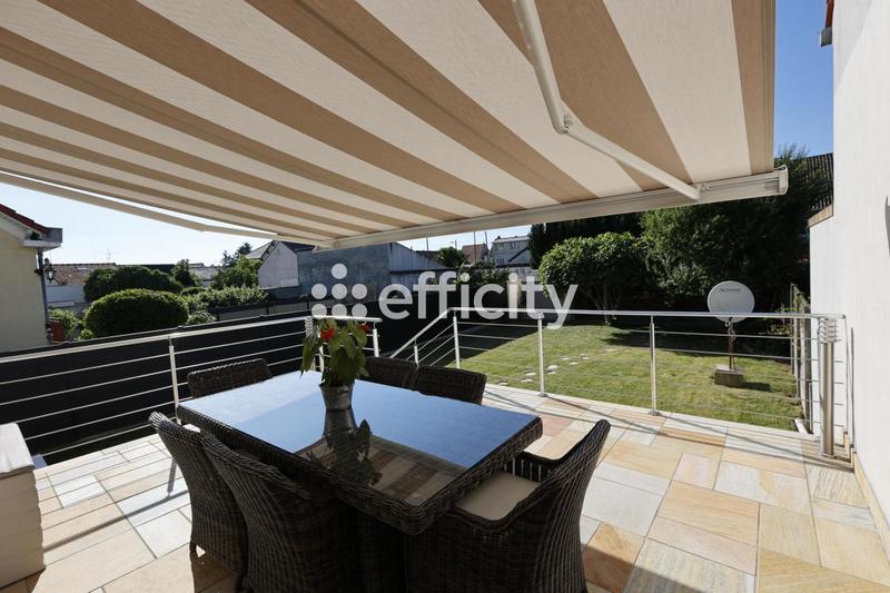 Maison - 195 m² - 5 pièces