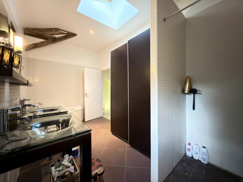 Maison - 261 m² - 8 pièces