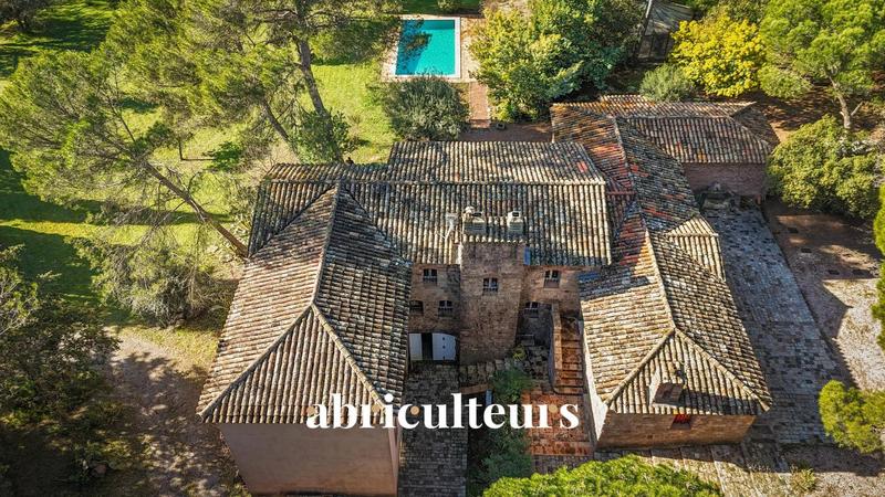 Maison ancienne - 300 m² - 8 pièces