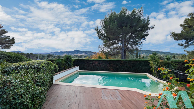 Maison - 104 m² - 4 pièces