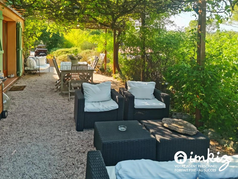 Maison - 220 m² - 9 pièces