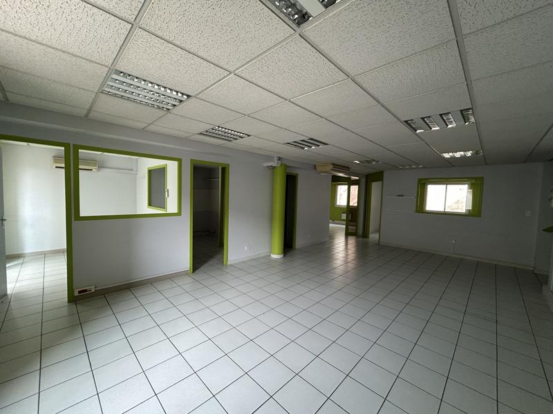 Appartement - 99 m² - 4 pièces