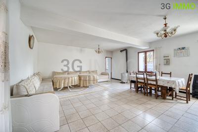 Immeuble - 246 m² - 9 pièces