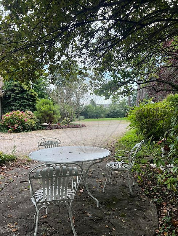 Demeure - 530 m² - 11 pièces