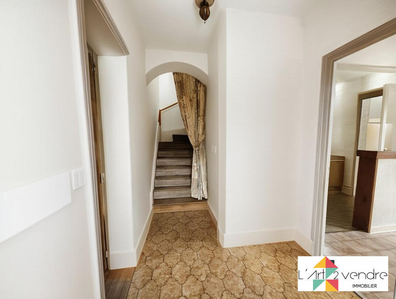 Maison traditionnelle - 140 m² - 5 pièces