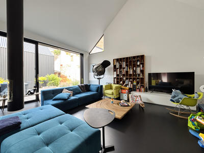 Maison - 258 m² - 8 pièces