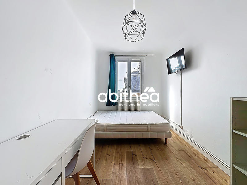 Appartement - 82 m² - 5 pièces