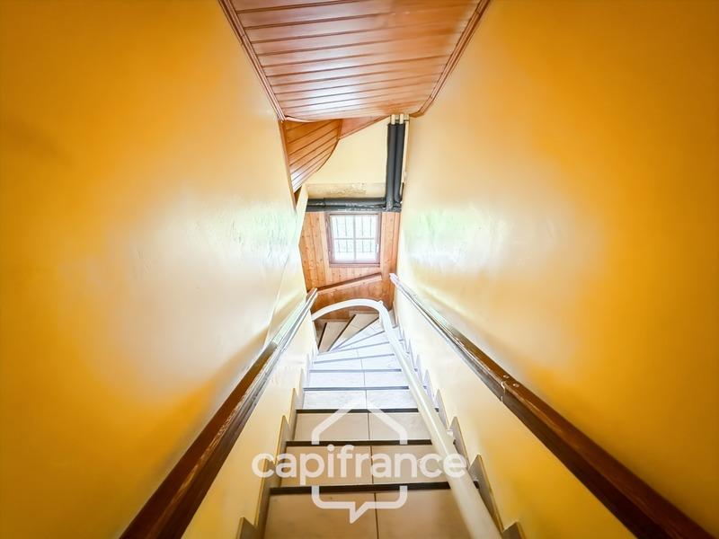 Maison - 162 m² - 7 pièces