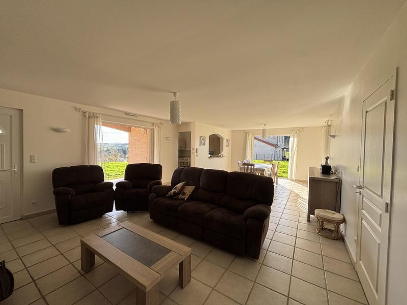 Maison traditionnelle - 143 m² - 6 pièces