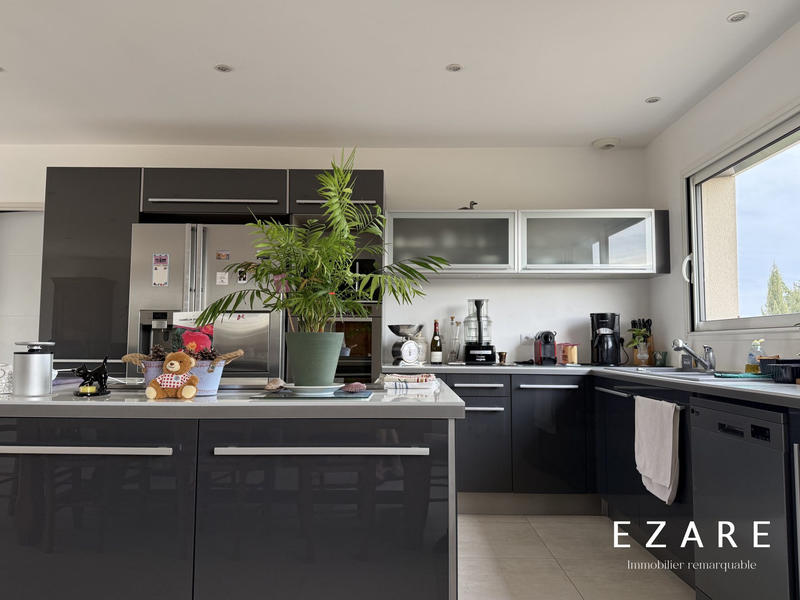 Maison - 174 m² - 6 pièces