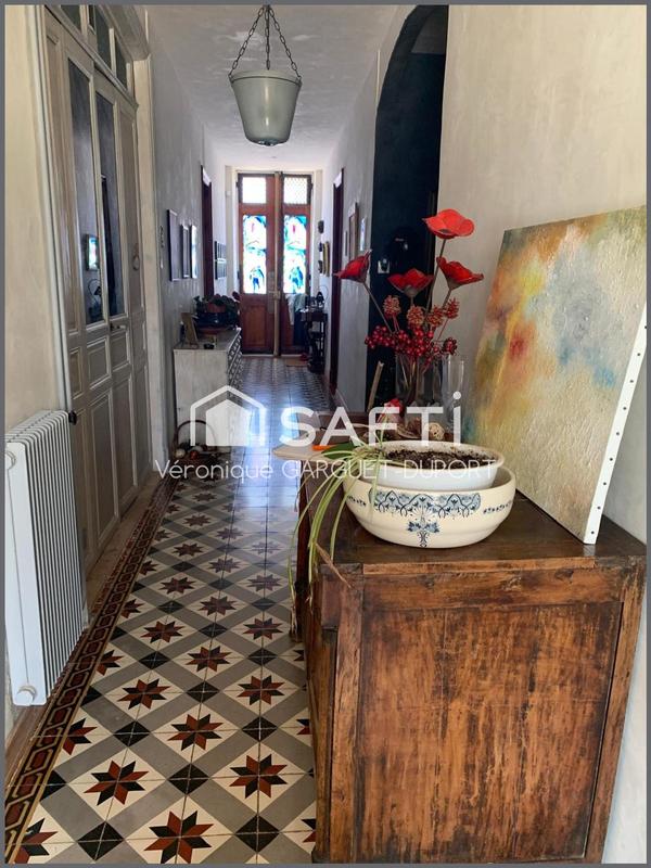 Maison de maîtres - 313 m² - 11 pièces