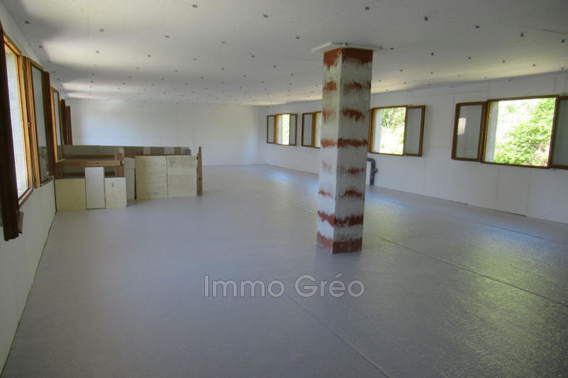 Maison - 235 m² - 5 pièces