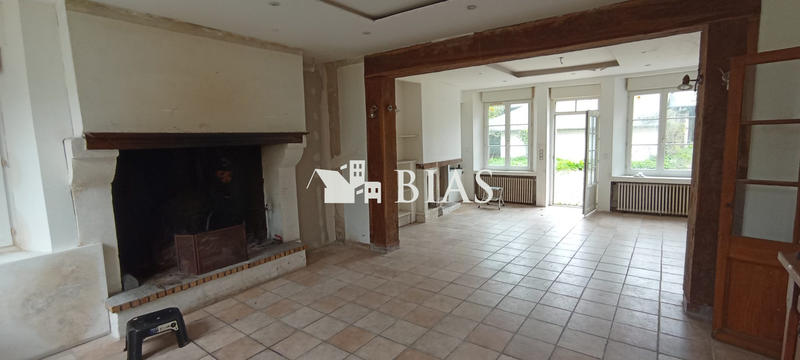 Maison - 243 m² - 9 pièces