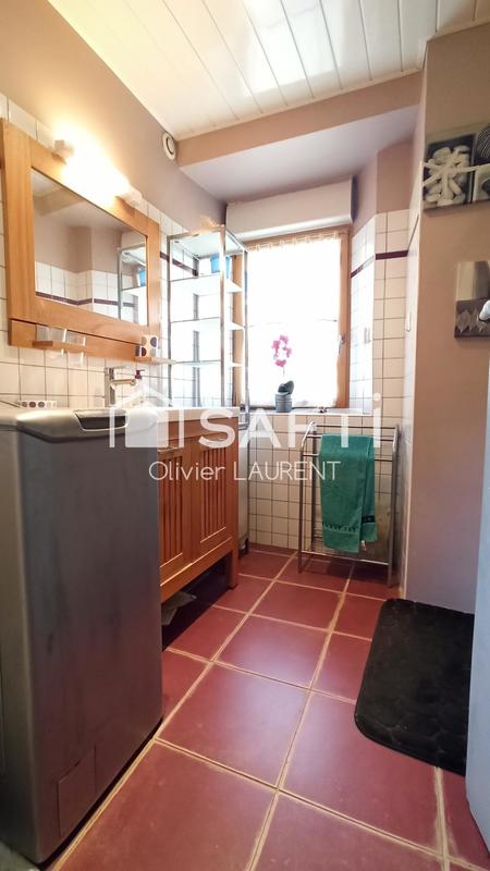 Maison - 215 m² - 9 pièces