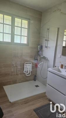 Maison - 242 m² - 11 pièces