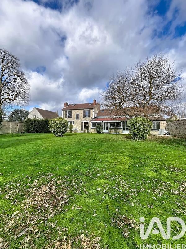 Maison - 235 m² - 10 pièces