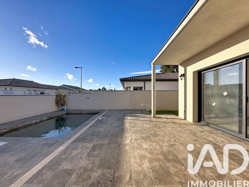 Maison - 95 m² - 4 pièces