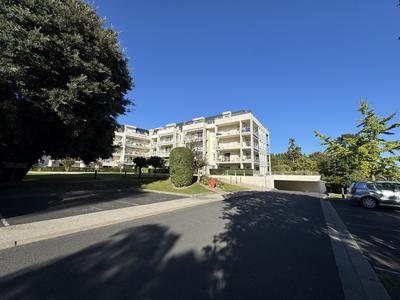 Appartement - 102 m² - 5 pièces