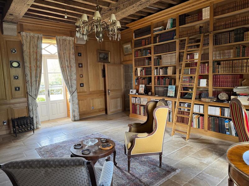 Maison - 304 m² - 9 pièces