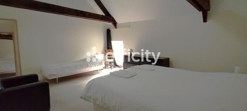 Maison - 415 m² - 12 pièces