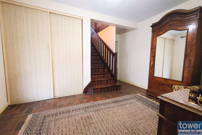 Maison - 220 m² - 10 pièces