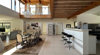 Maison d'architecte - 270 m² - 7 pièces