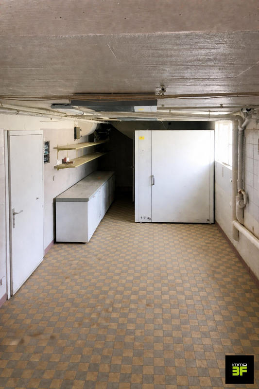 Local d'activités - 585 m²