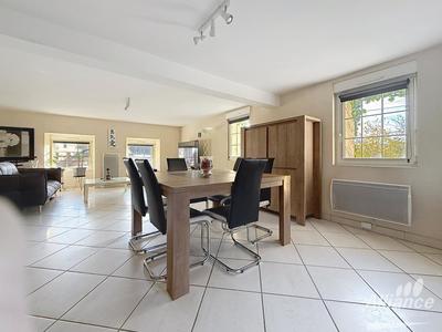 Appartement - 83 m² - 3 pièces