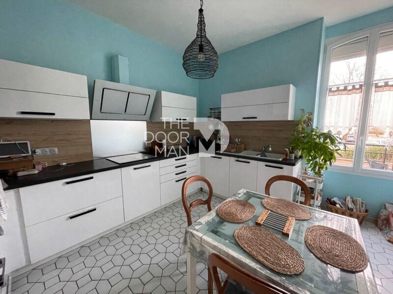 Demeure - 192 m² - 5 pièces