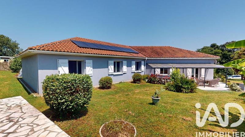 Maison - 205 m² - 8 pièces