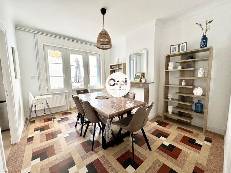 Immeuble - 211 m² - 9 pièces