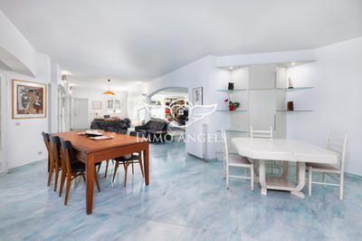 Bastide - 310 m² - 7 pièces