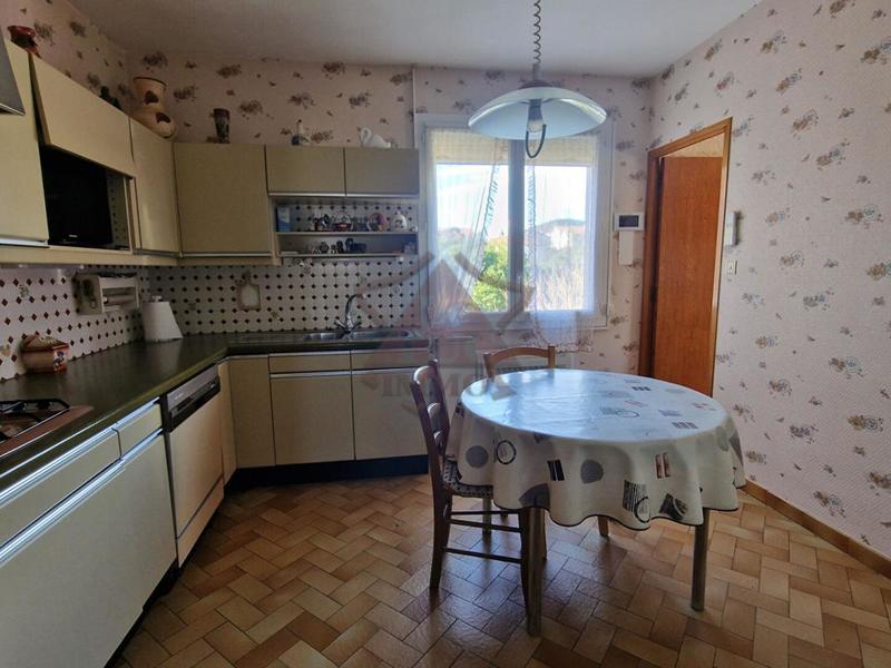 Maison - 240 m² - 9 pièces